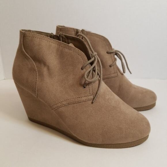 NWT Sz 10 Universal Thread BESSIE Tan Wedge Boots Bootie - Picture 6 of 7